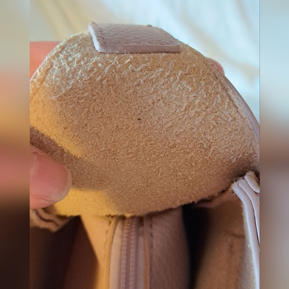 NWT PINK CONVERTIBLE CROSSBODY - Picture 6 of 13